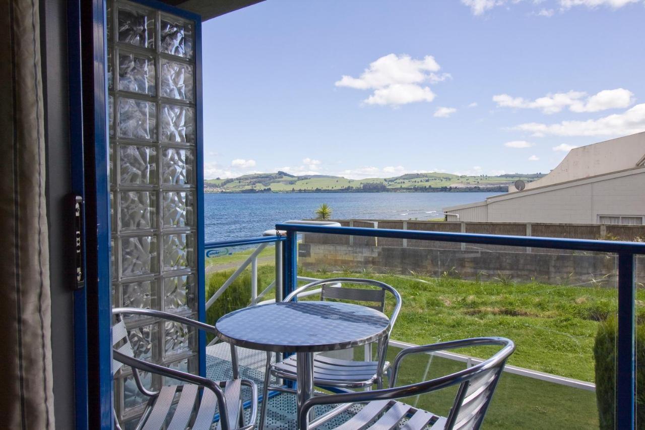 Family Room with Lake View
