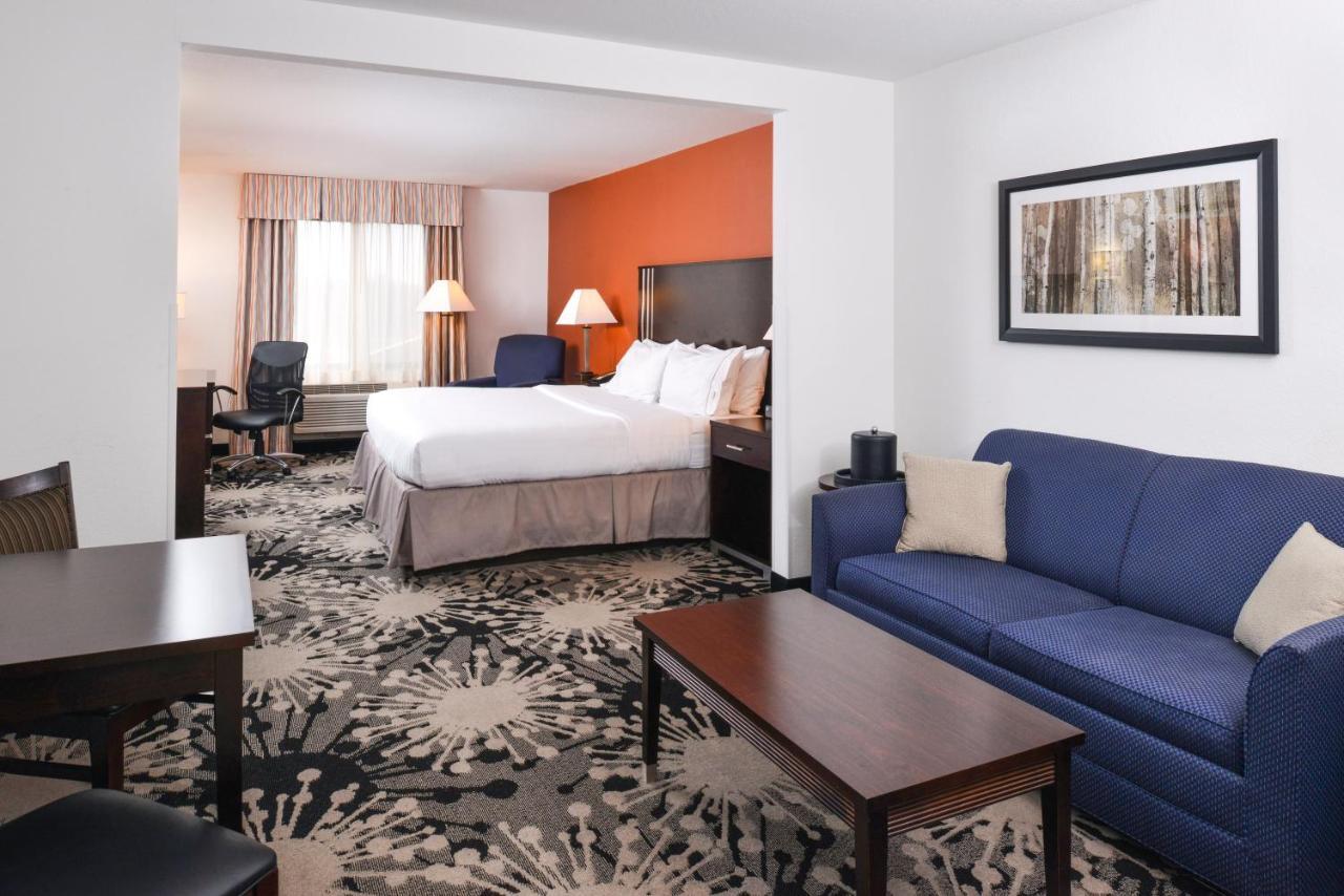 King Suite with Sofa Bed