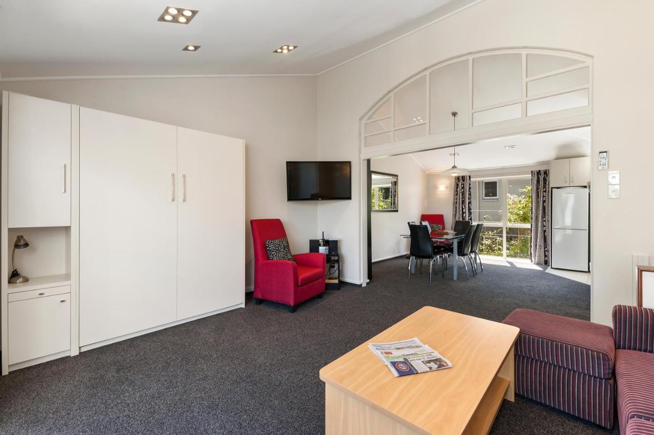 Two-Bedroom Apartment with Garden View
