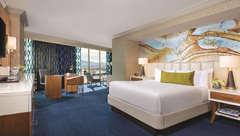 Executive King Suite Resort Queen Strip View,1589671714:JPEG