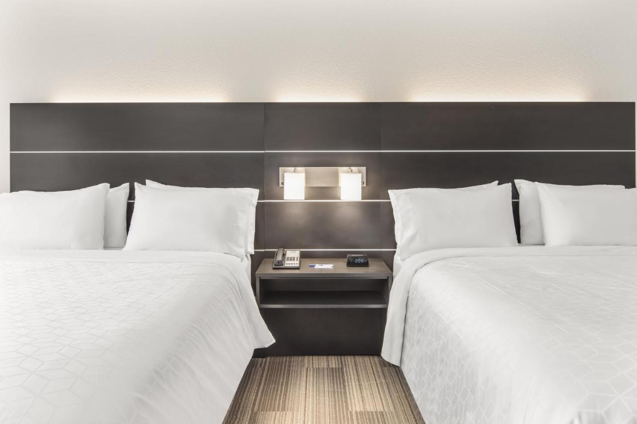 Standard Queen Room with Two Queen Beds