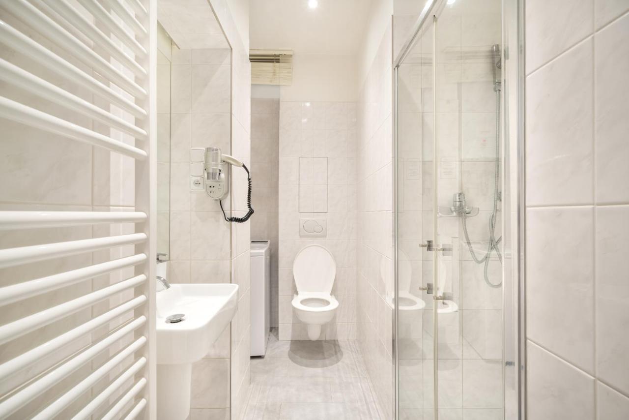 Quarto com 2 Camas de Solteiro