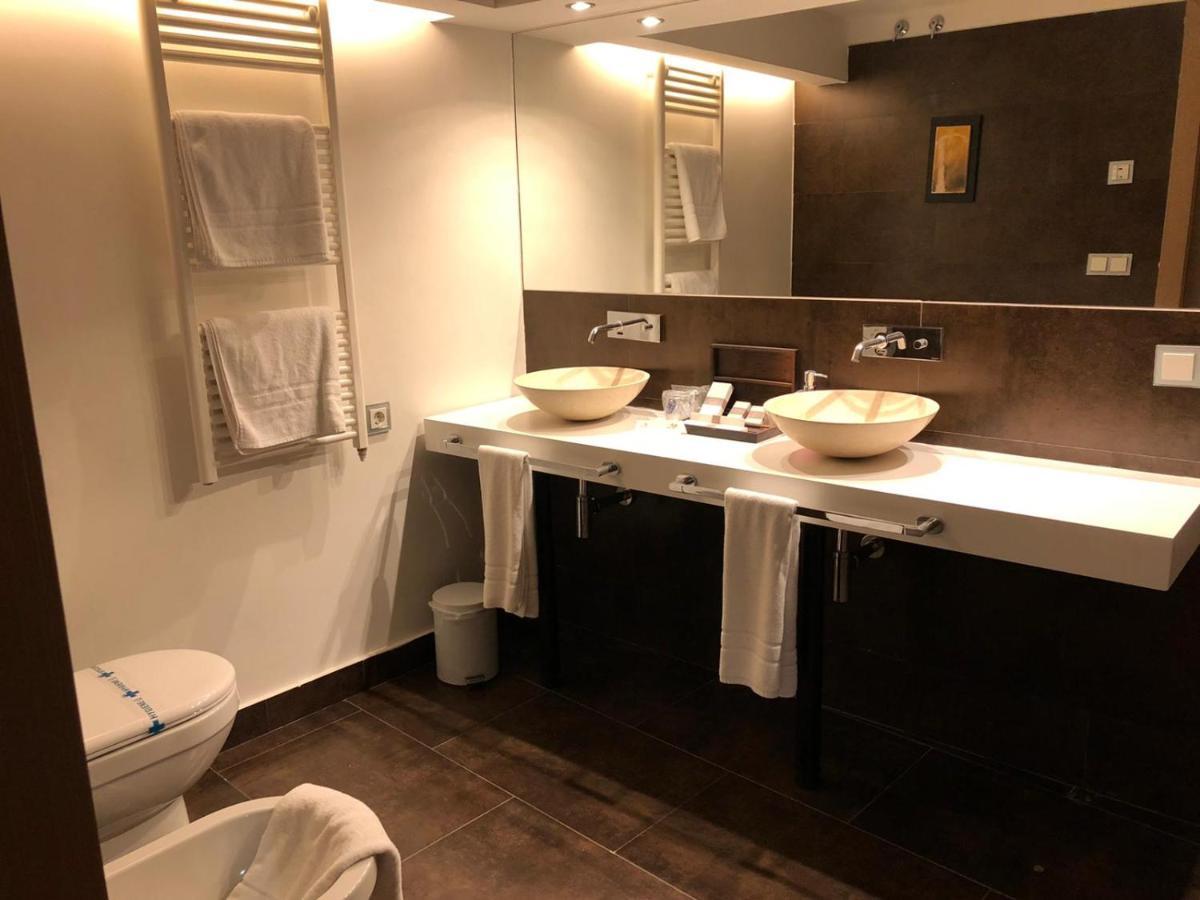 Suite Dúplex con bañera de hidromasaje