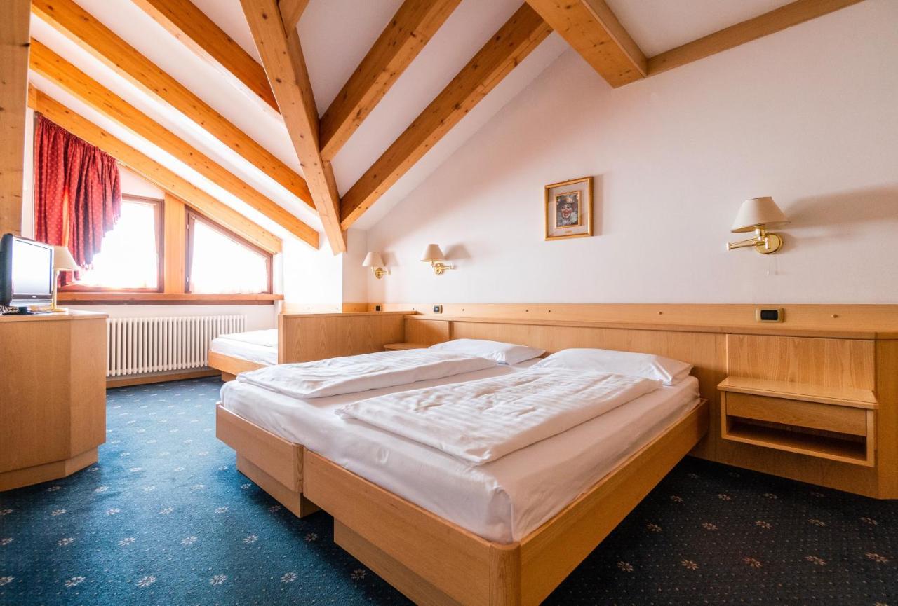Large Suite Attic,988135609:JPEG