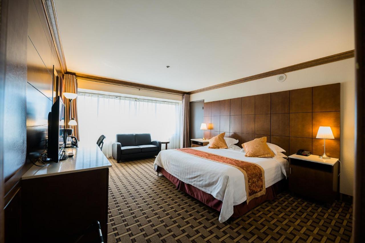 Luxury King Room