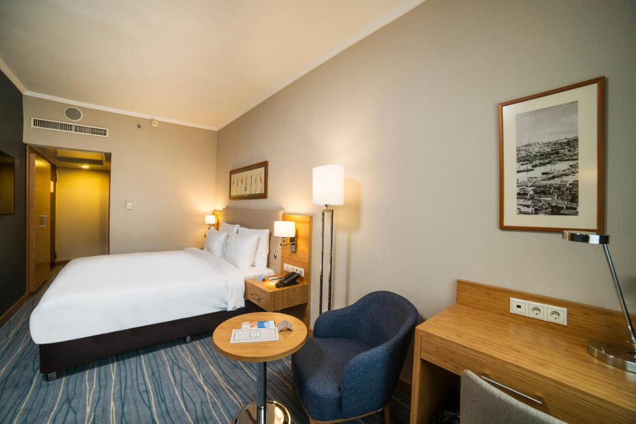Standard Room with Sea View - Non-Smoking