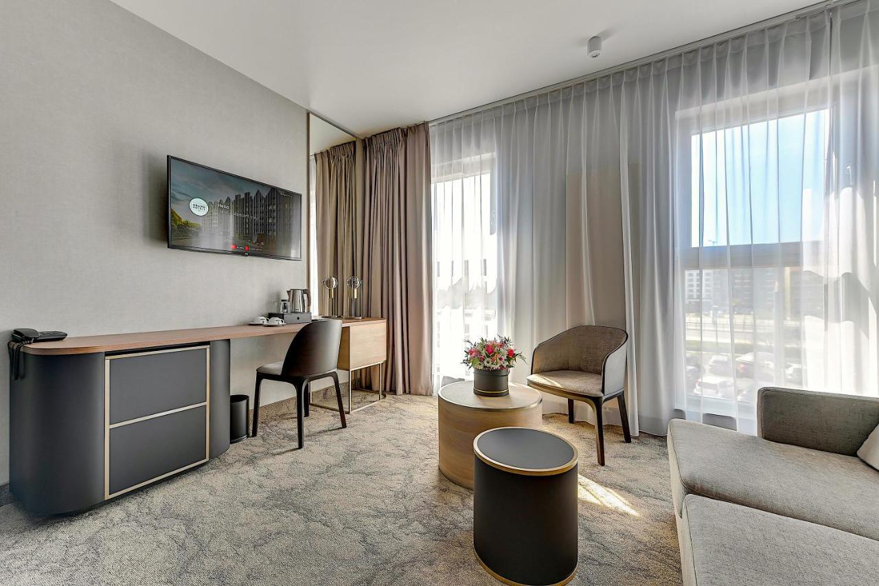 King Studio with Sofa Bed