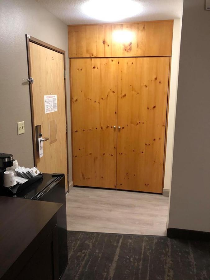 King Room - Upper Floor/Non-Smoking