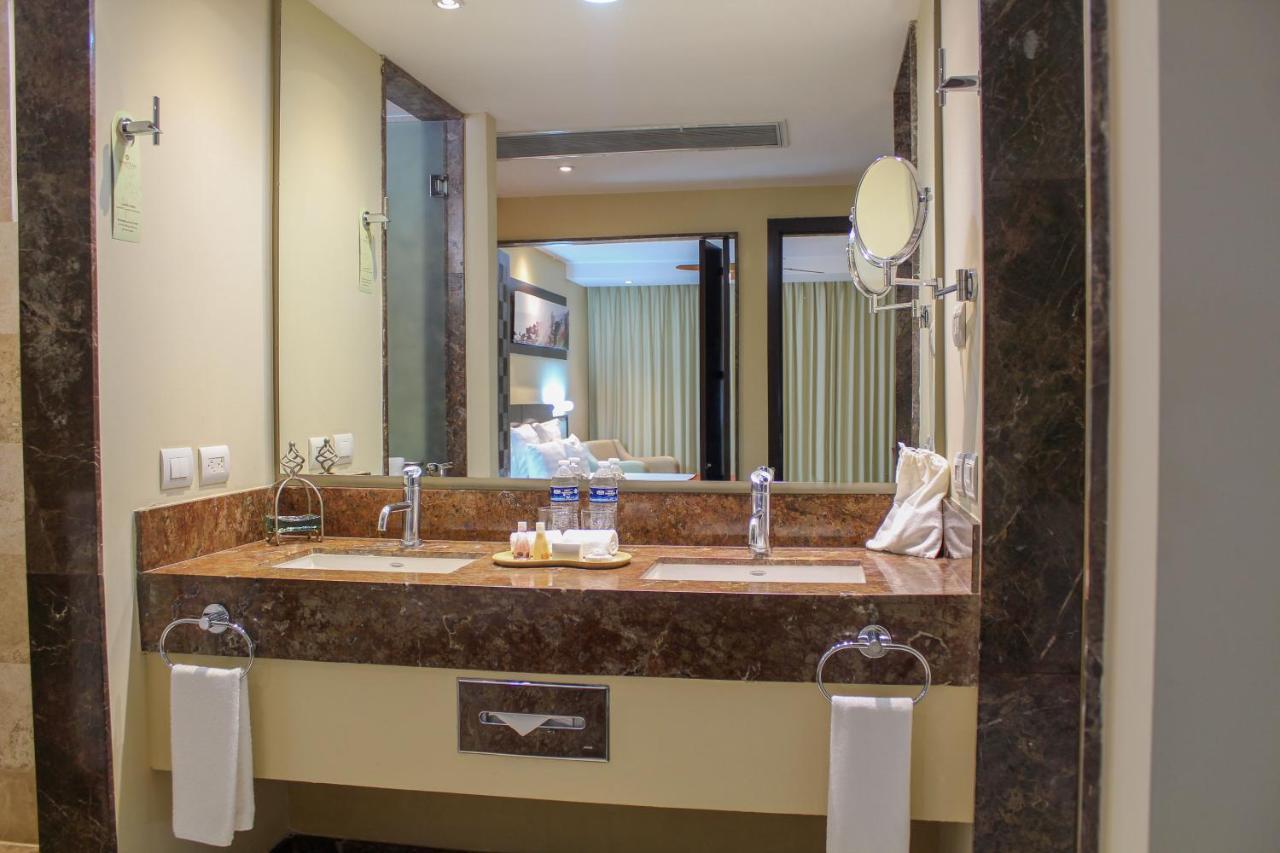 SUITE CON JACUZZI OCEANFRONT