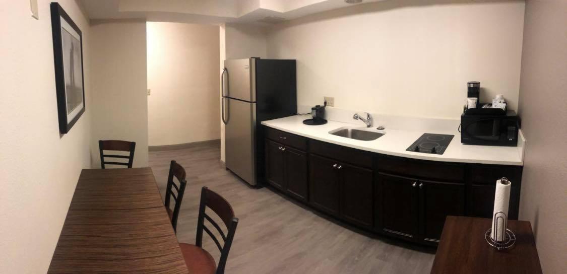 Queen Kitchen Suite Non Smoking