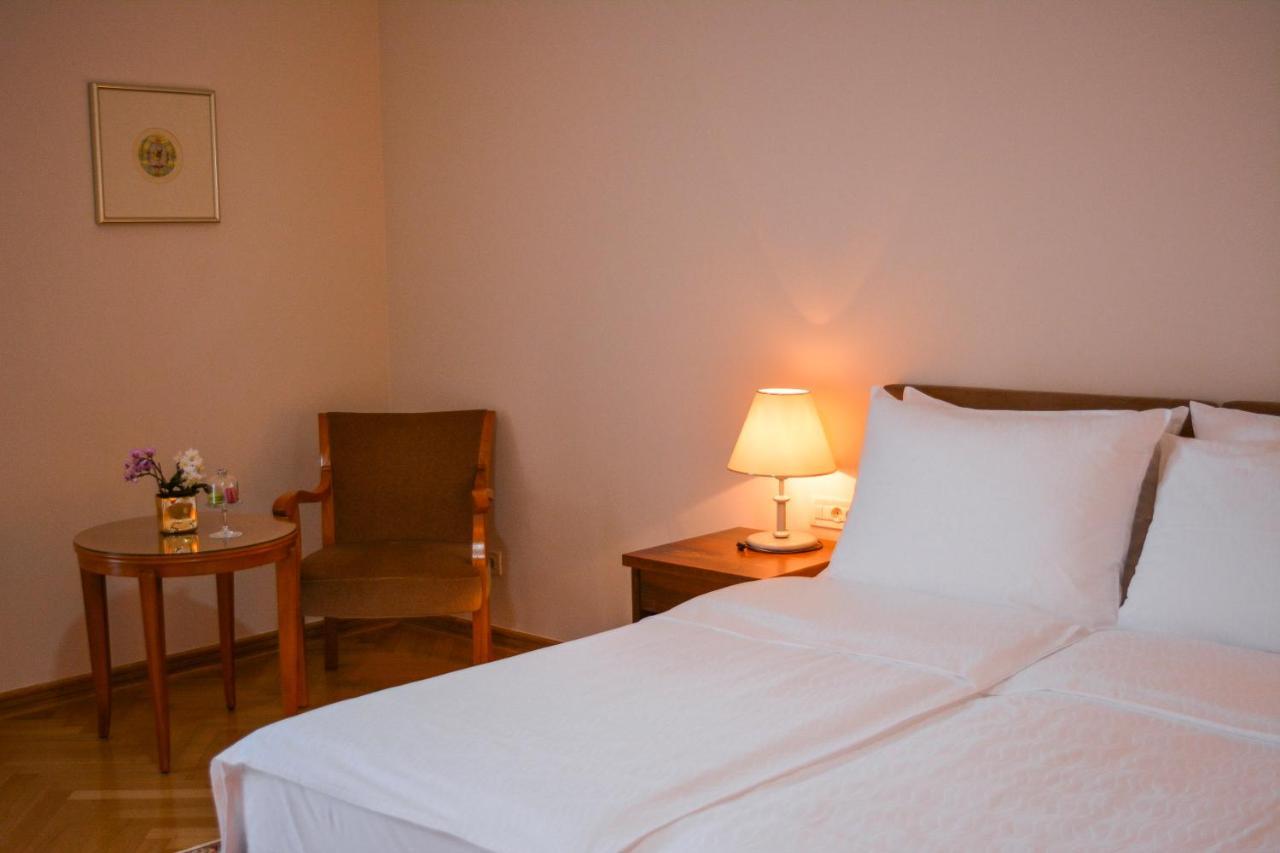 Double or Twin Room Balcony Lake View