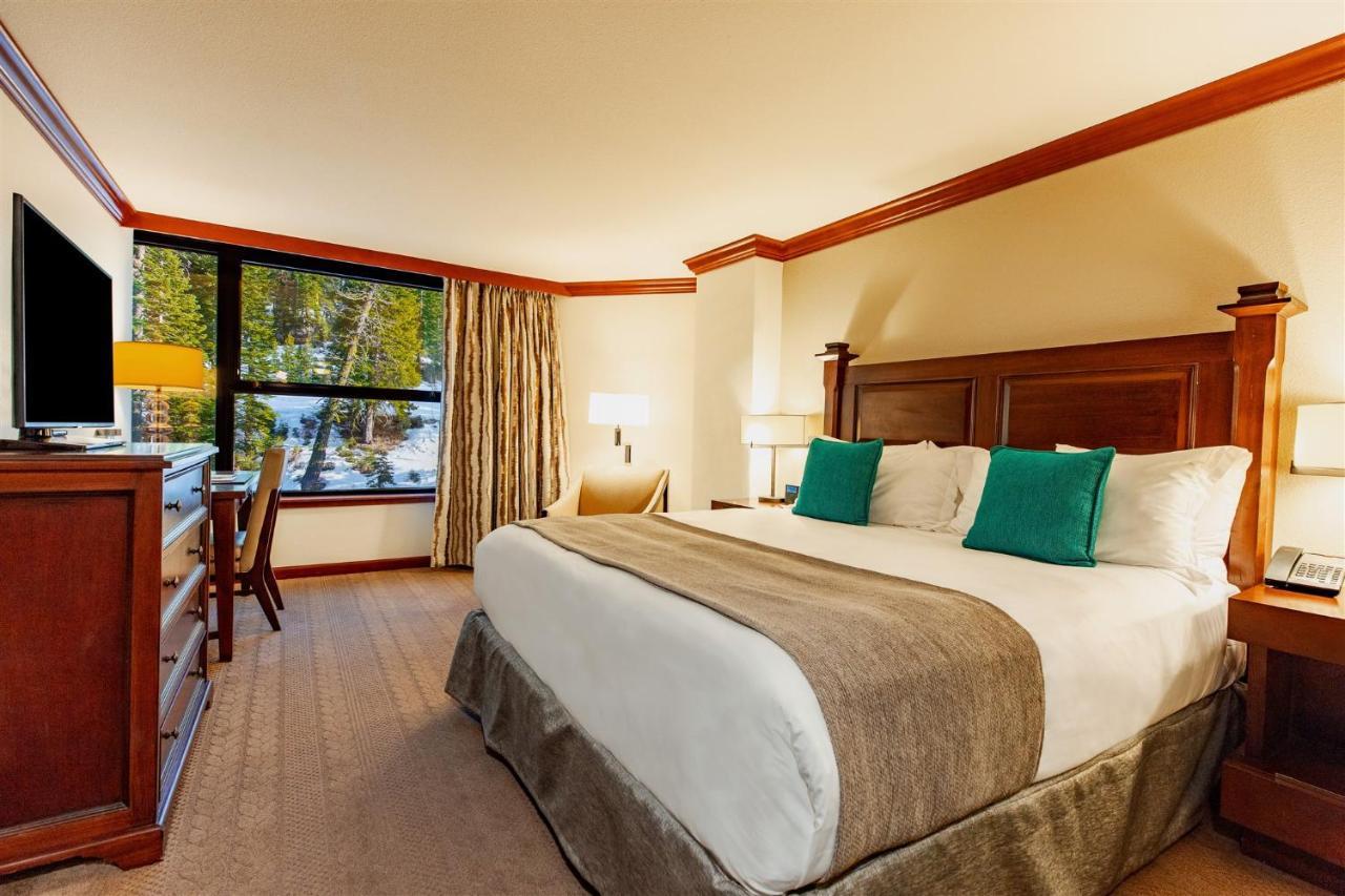 Deluxe King Room with Forest View