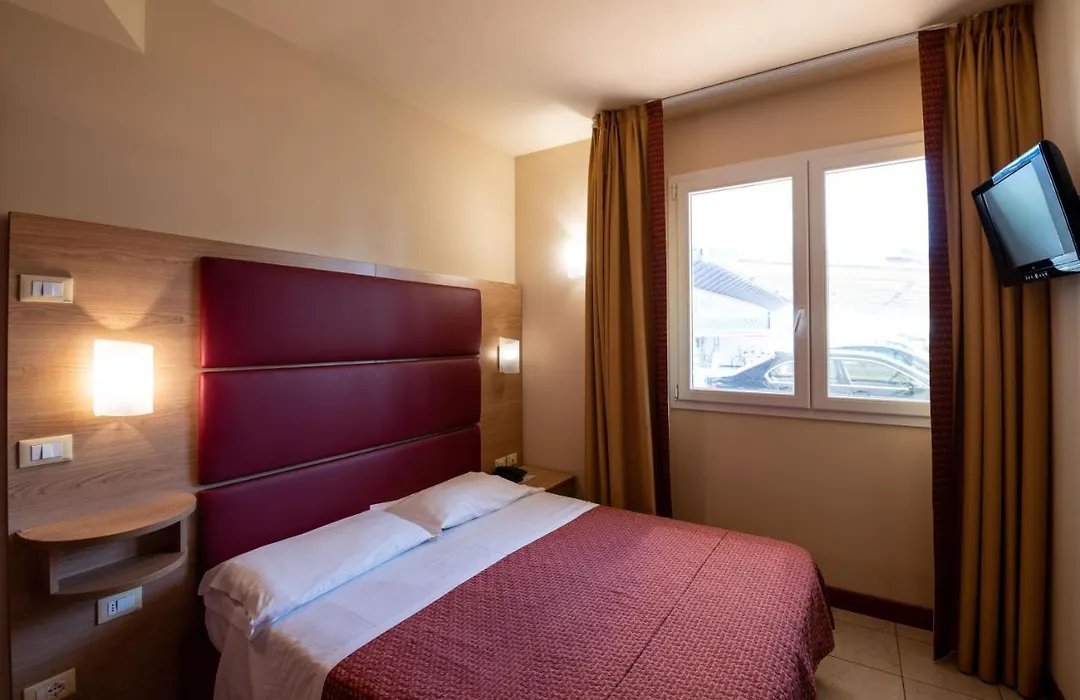 Hotel Mondial-1