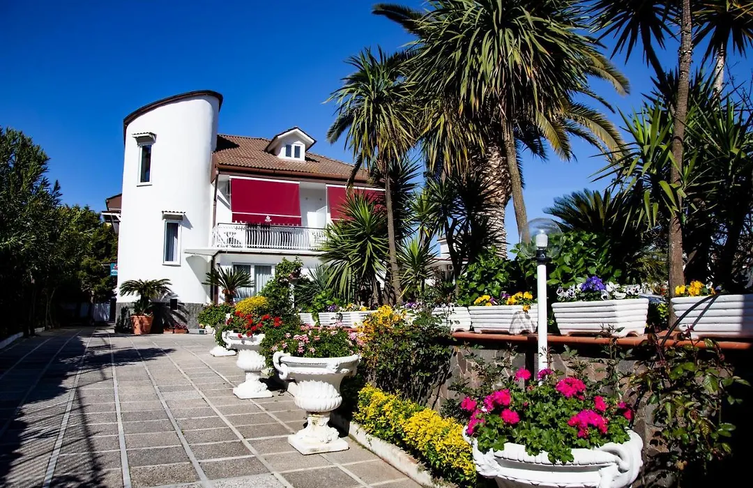 Hotel Ibisco Suites & Relax-1