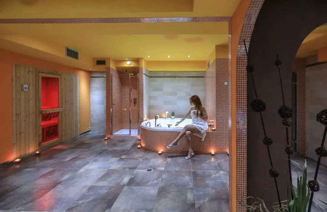 Palace Pontedilegno Resort-1