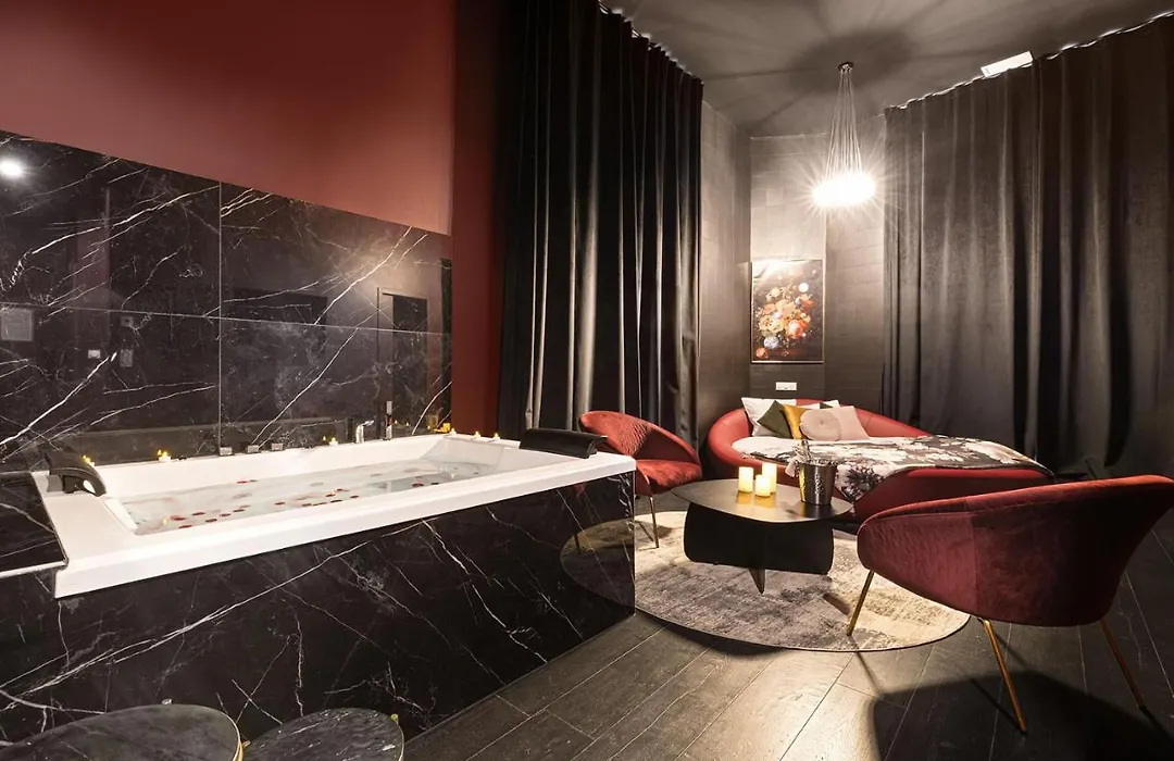 Legend Majestic Superbe Love Room - Jacuzzi - Champagne - Romantisme - parking privé-1