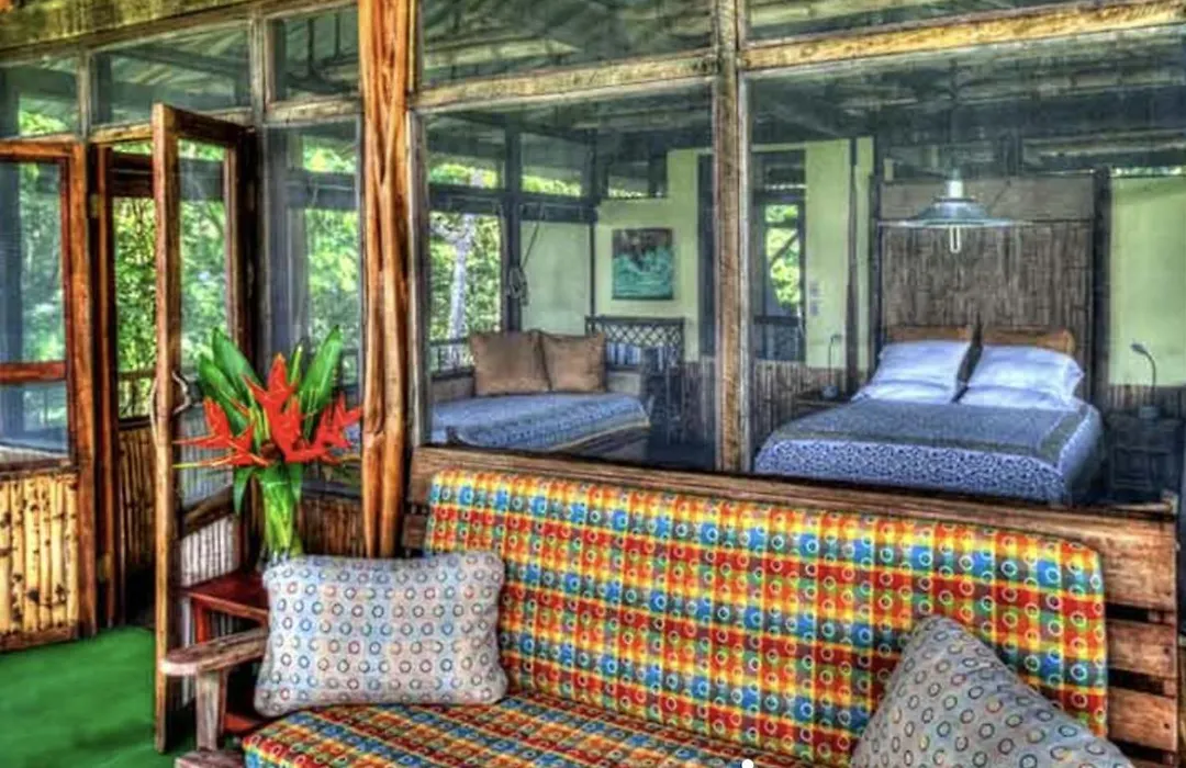 Iguana Lodge Beach Resort-1