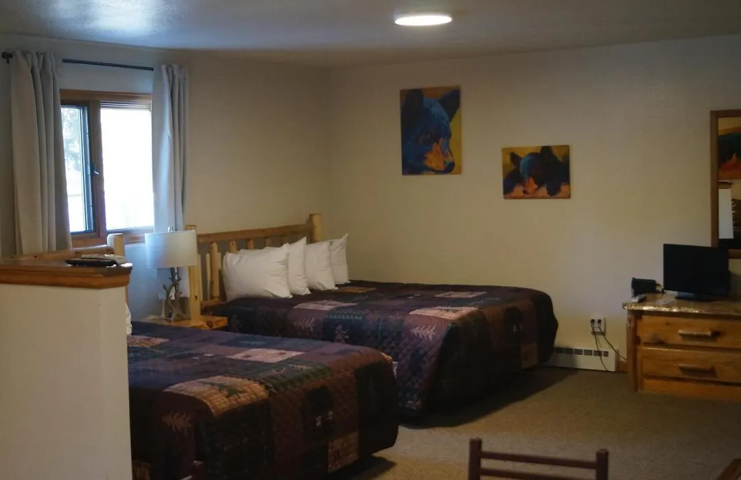 Swiftcurrent Lodge-1