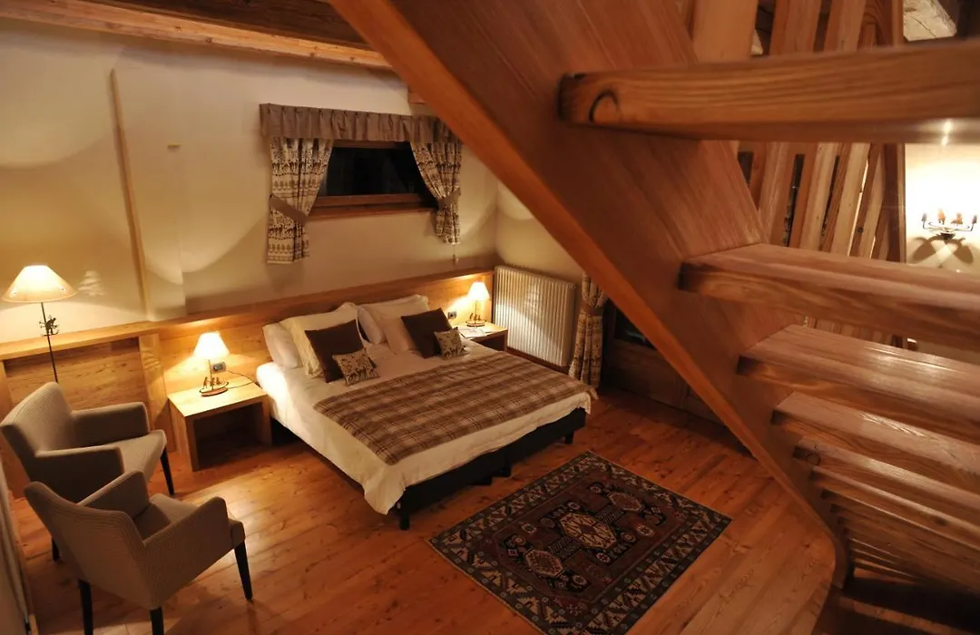 La Madonnina Del Gran Paradiso Wellness Hotel-1
