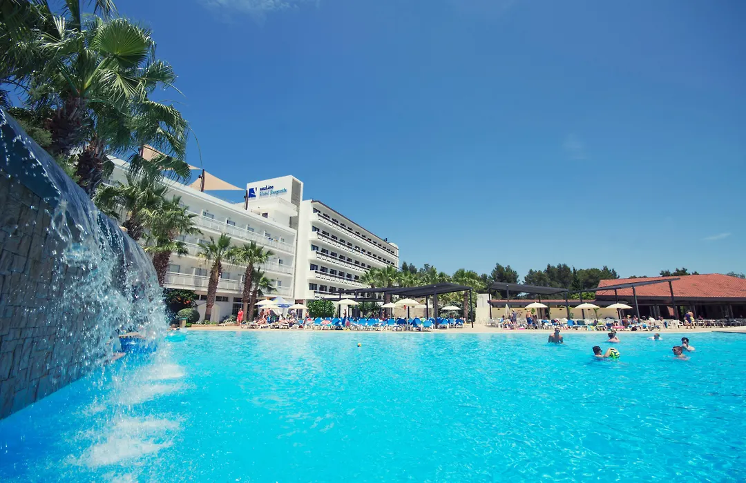 Azuline Hotel Bergantin-1