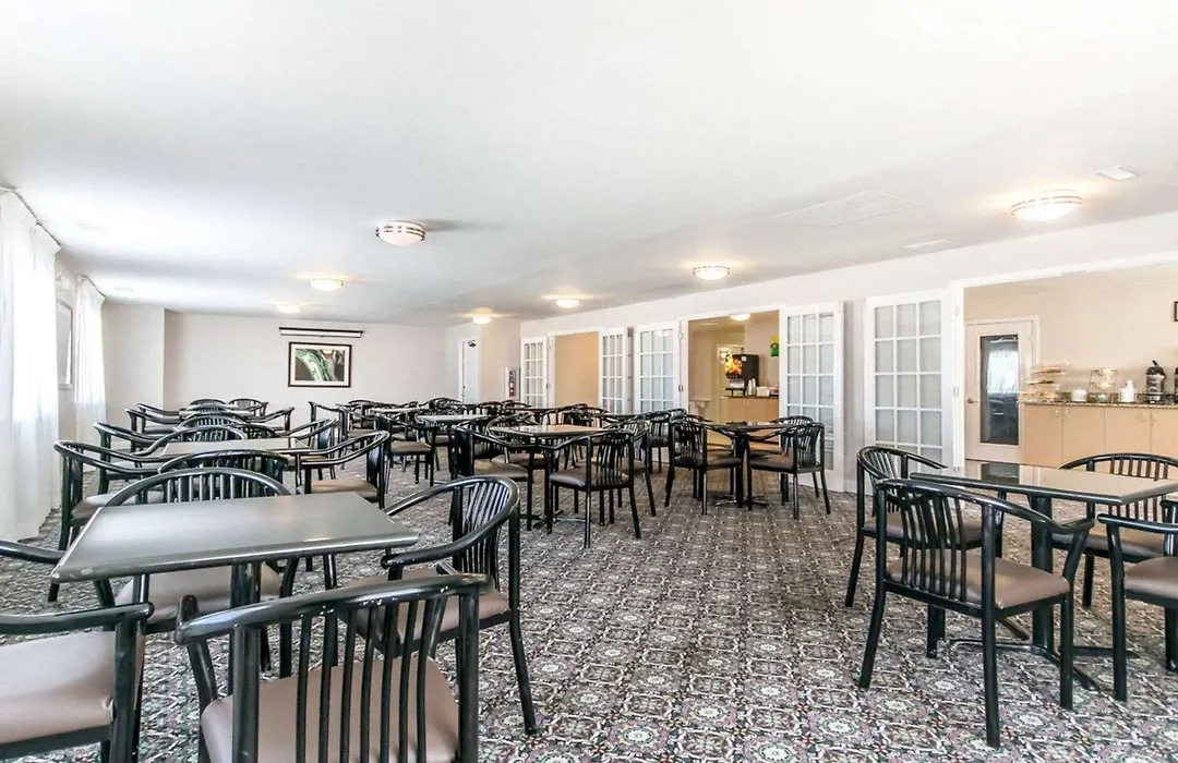 Quality Inn & Suites University-Airport-1