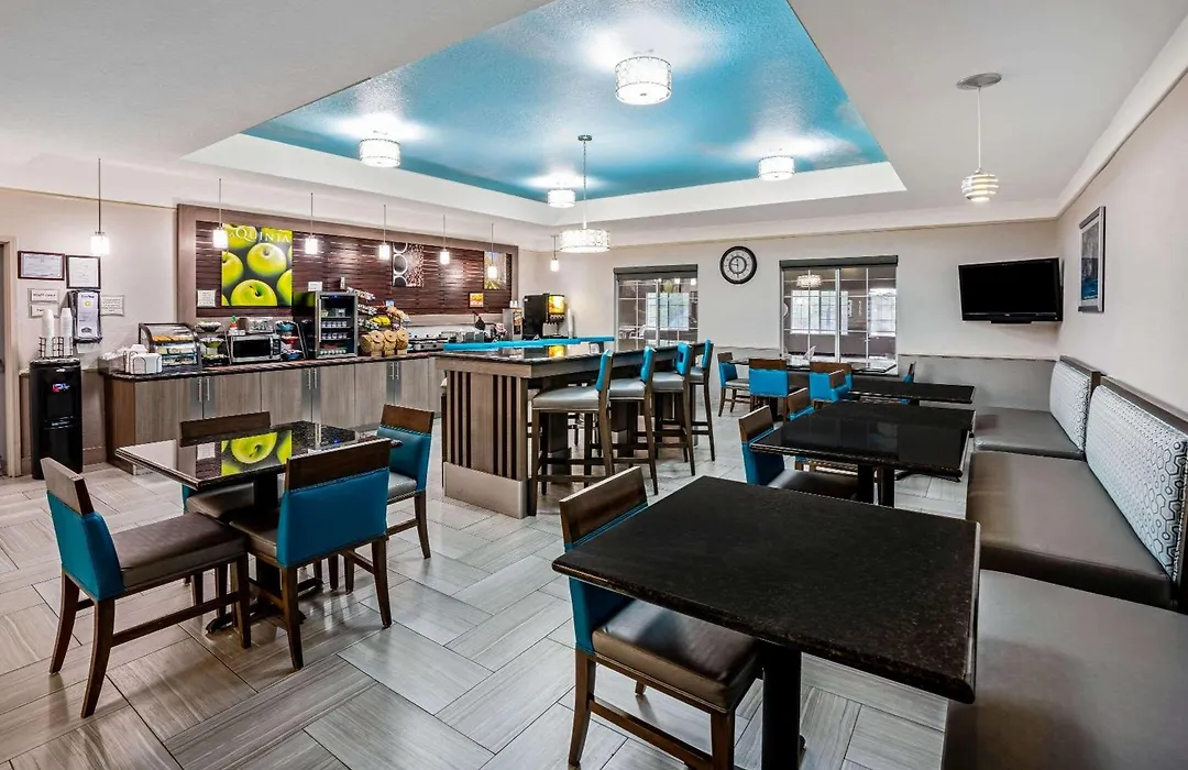La Quinta By Wyndham Conroe-1