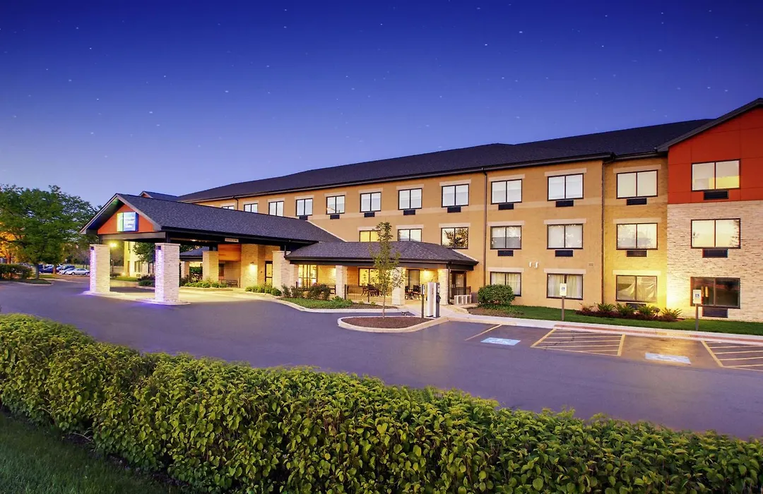 Holiday Inn Express & Suites Aurora - Naperville By Ihg-1