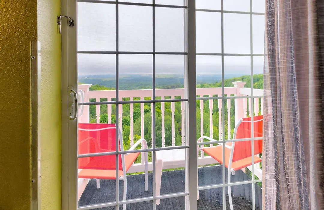 Holiday Inn Express & Suites Petoskey By Ihg-1