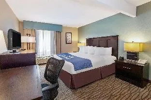 Days Inn By Wyndham Petoskey-1
