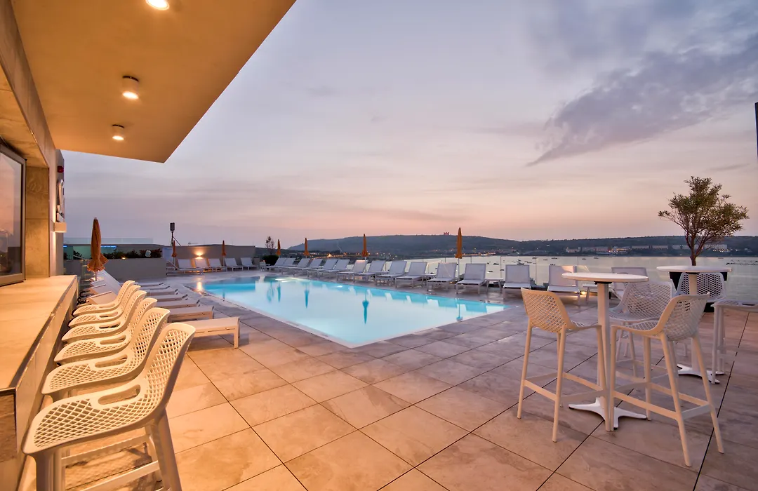 Luna Holiday Complex-1