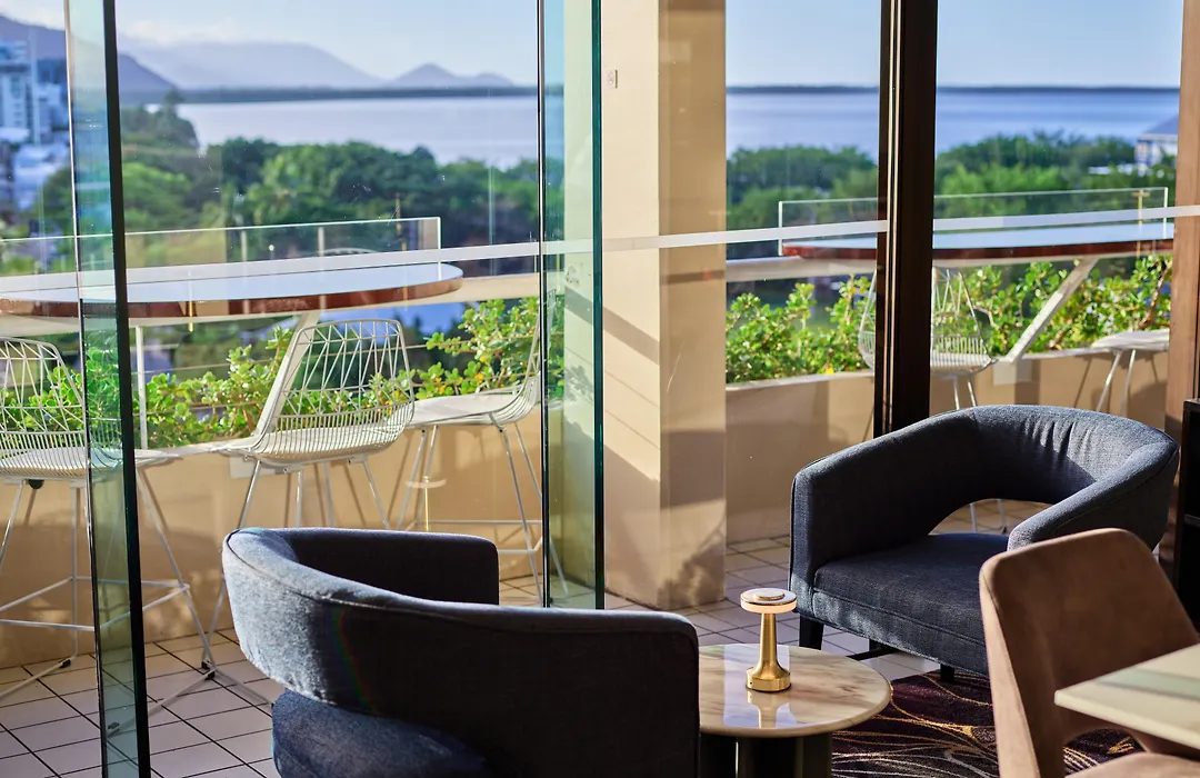Hilton Cairns-1