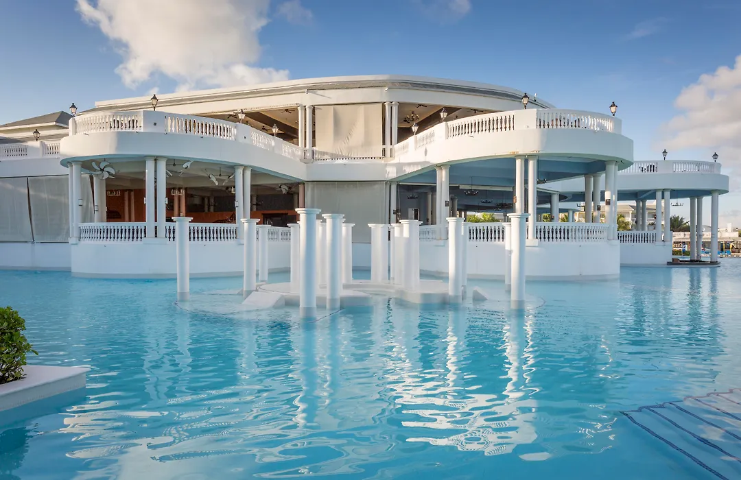 Grand Palladium Lady Hamilton Resort & Spa-1