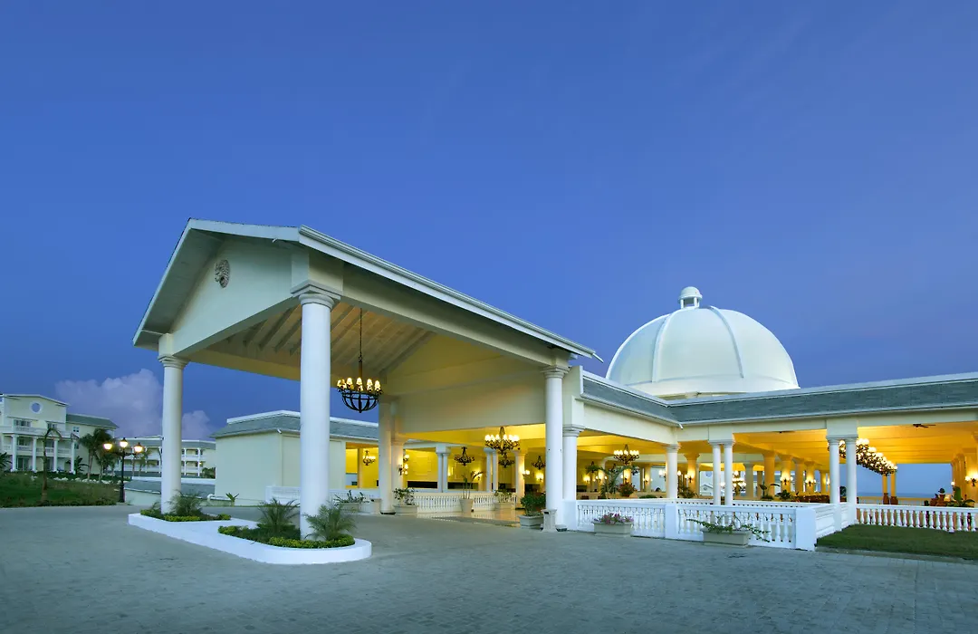 Grand Palladium Lady Hamilton Resort & Spa-1