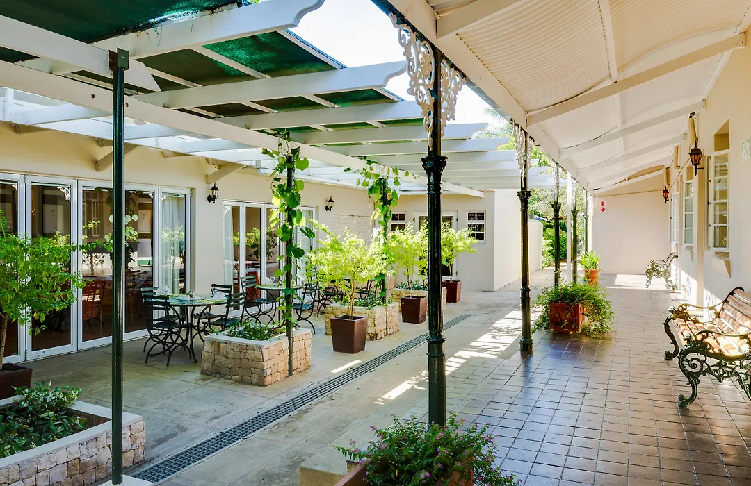 Protea Hotel By Marriott Dorpshuis & Spa Stellenbosch-1