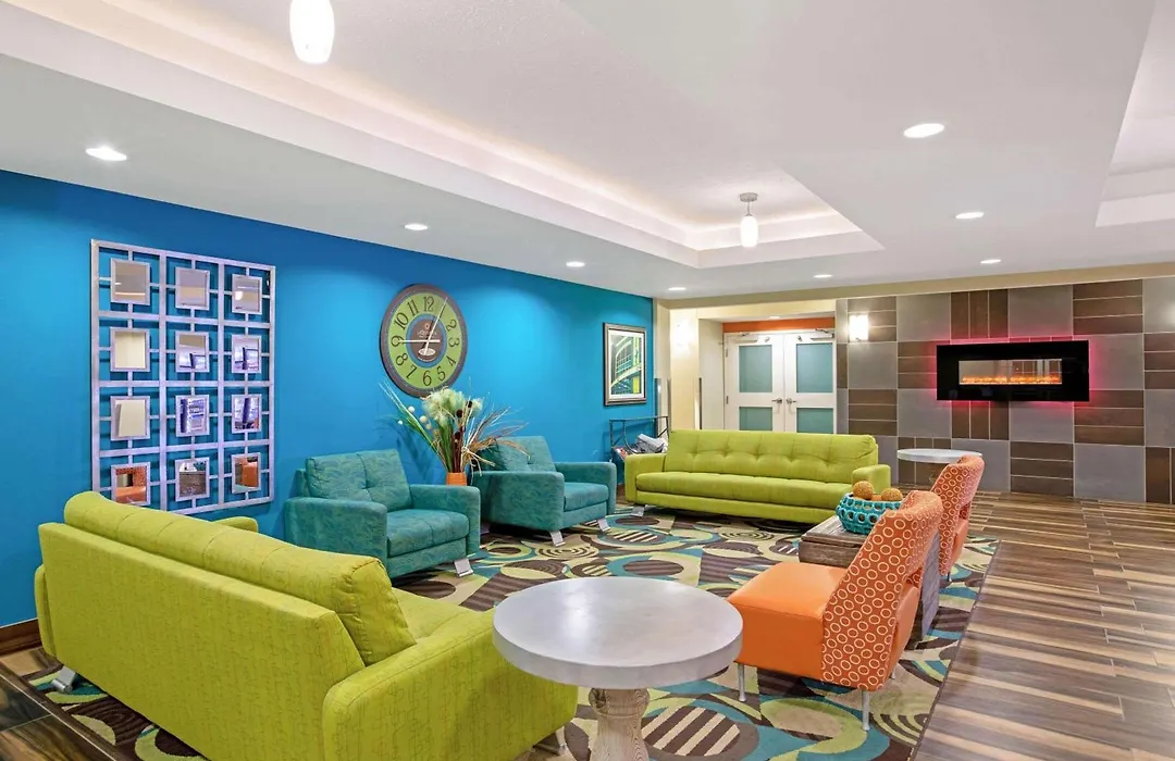 La Quinta By Wyndham Grand Forks-1