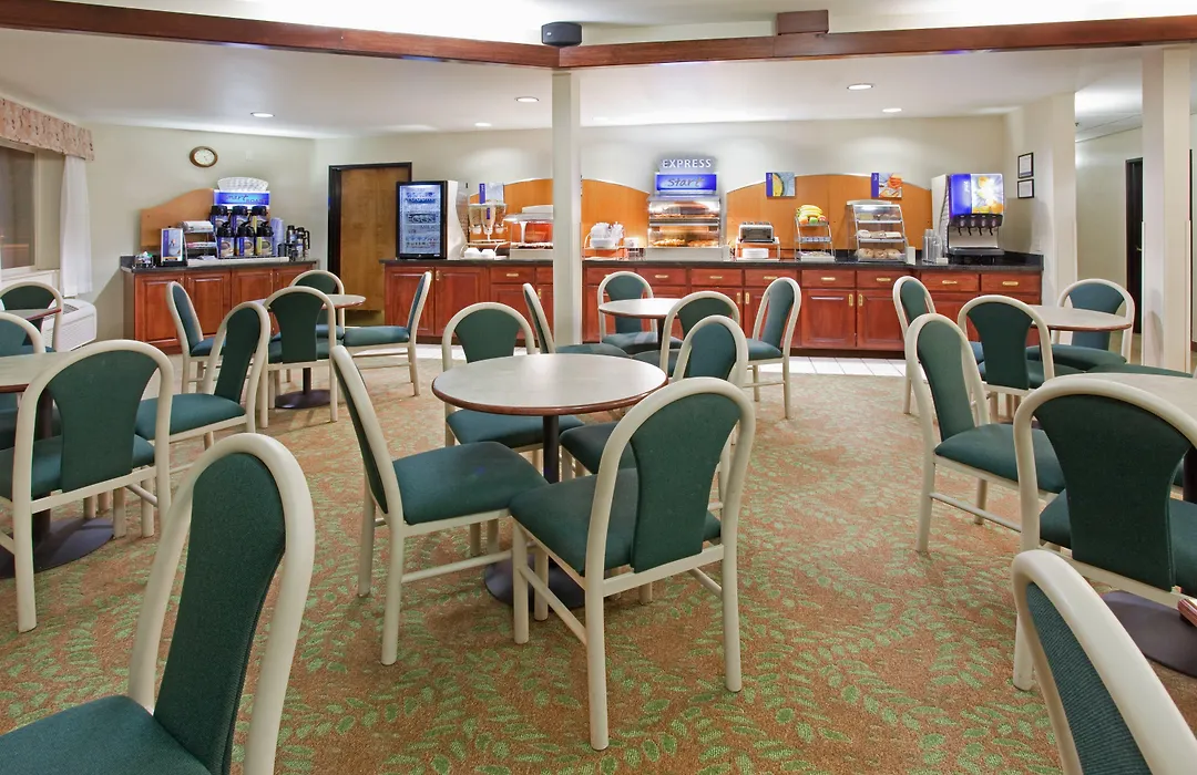 Hilton Garden Inn Colorado Springs Airport-1
