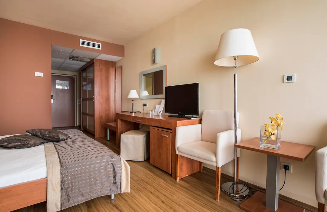 Hotel Umag Plava Laguna-1