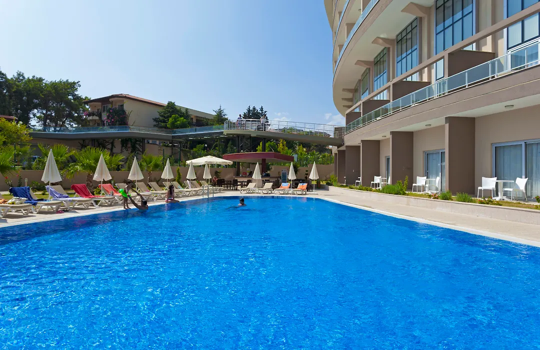 Justiniano Park Conti-1
