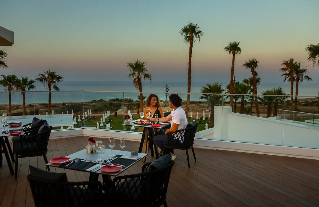Leonardo Crystal Cove Hotel & Spa - Adults Only-1