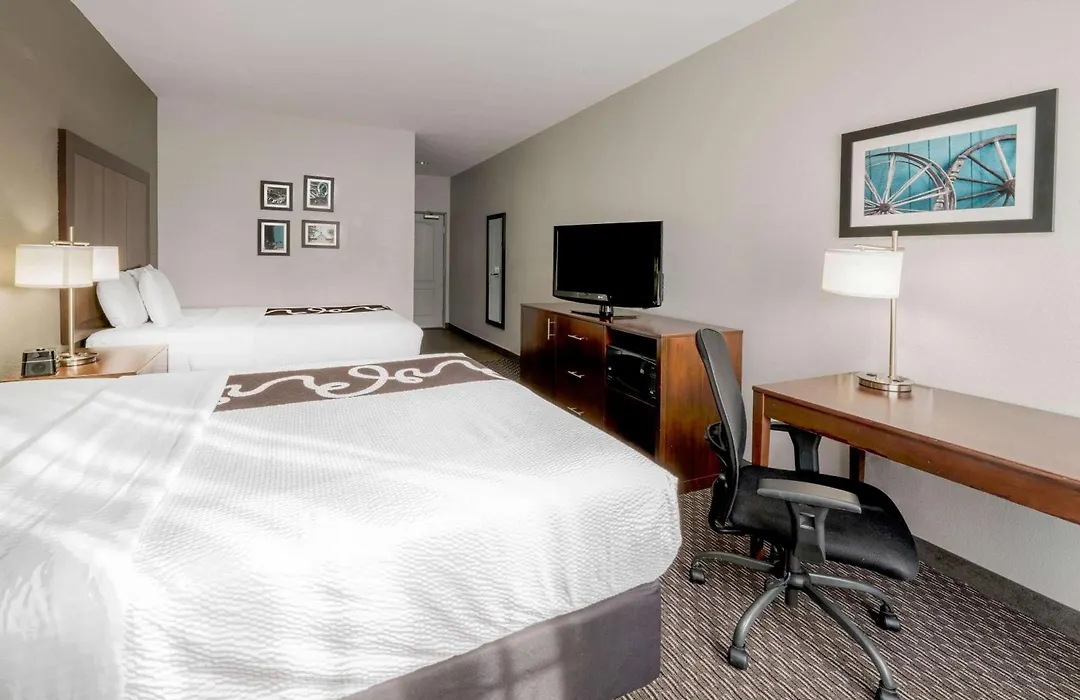 La Quinta Inn & Suites By Wyndham Fort Worth Arlington West-1