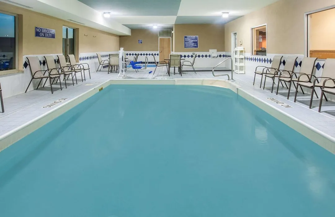 Baymont By Wyndham South Haven-1