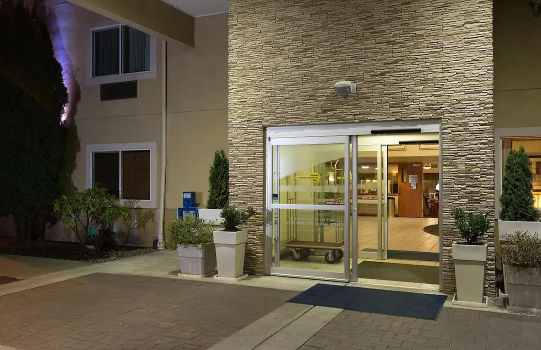 Holiday Inn Express Hotels & Suites Burlington By Ihg-1