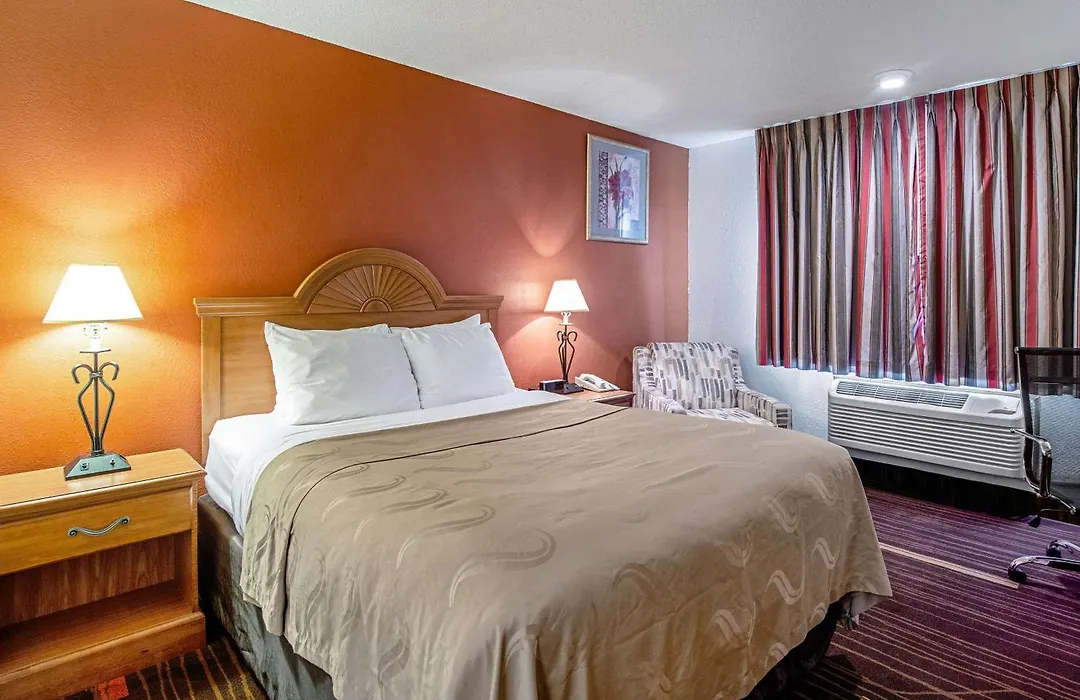 Quality Inn Aberdeen-1