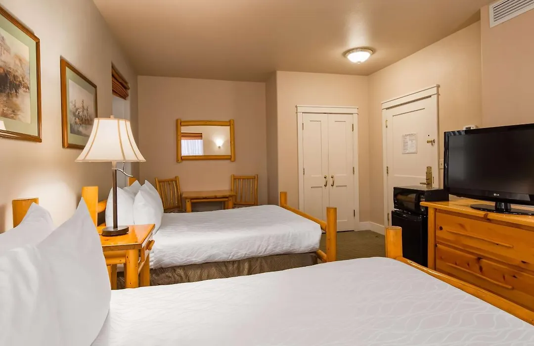 Best Western Plus Plaza Hotel-1