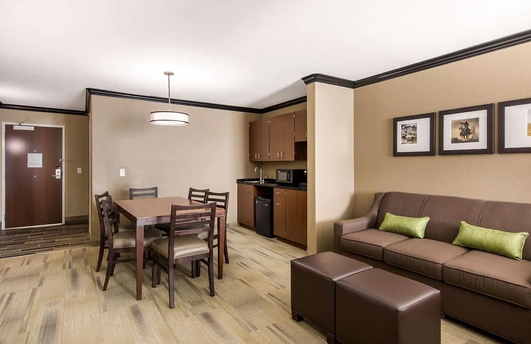 Comfort Suites Liberal North-1