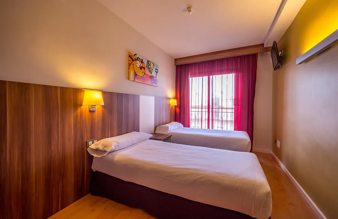 Golden Avenida Family Suites 4*-1