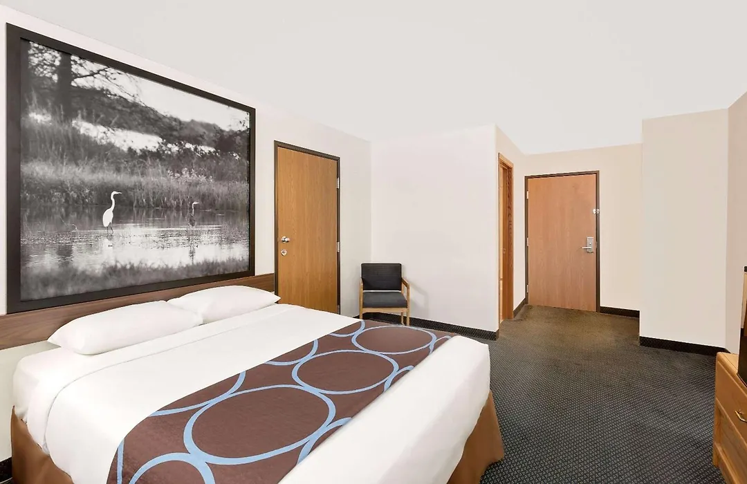 Super 8 By Wyndham St. James-1