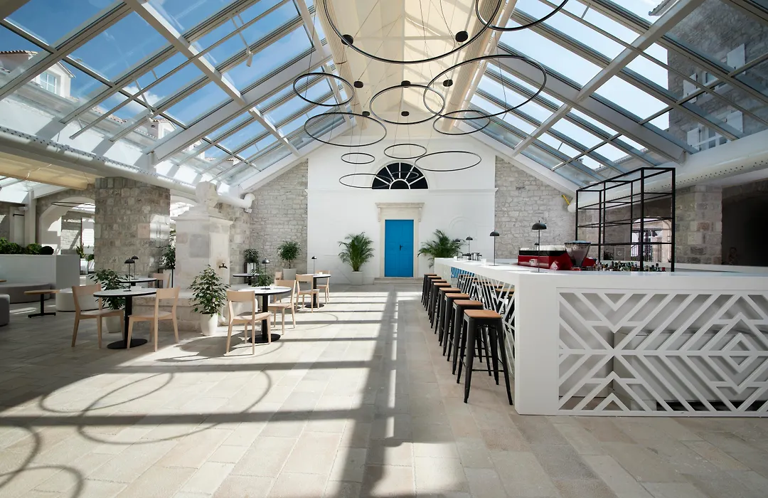Lazure Hotel & Marina-1