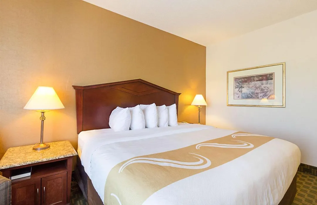 Quality Inn Fairmont-1