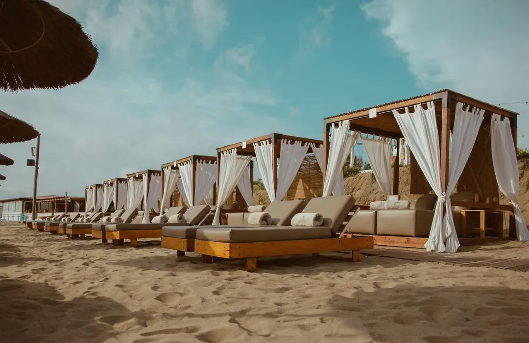 Cumeja Beach Club & Hotel-1